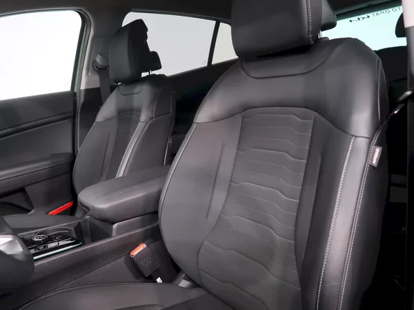 Kia Sportage TOP 1,6T-GDi 118KW MHEV 4x4 7 - foto 15