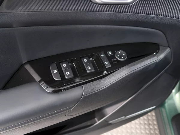 Kia Sportage TOP 1,6T-GDi 118KW MHEV 4x4 7 - foto 33