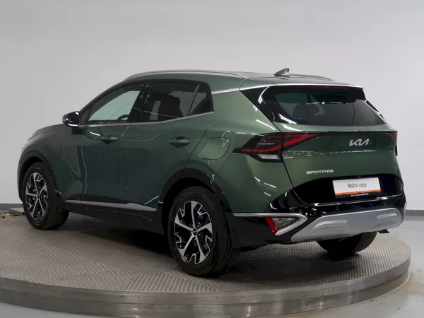 Kia Sportage TOP 1,6T-GDi 118KW MHEV 4x4 7 - foto 7