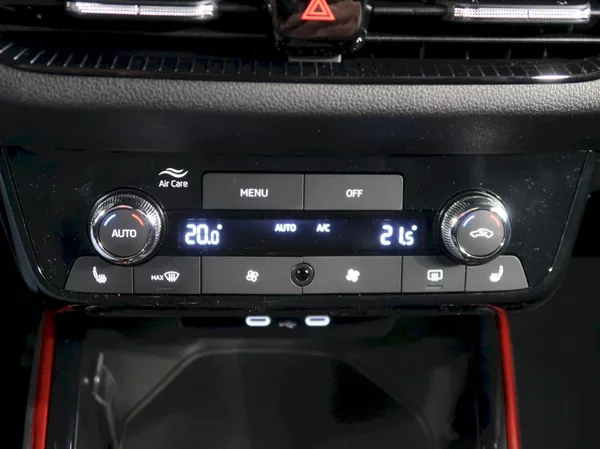 Škoda Fabia MONTE CARLO 1.5TSI 110KW DSG N - foto 31