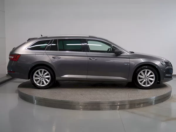 Škoda Superb STYLE 2.0TDI 147KW 4x4 DSG TAŽ - foto 8