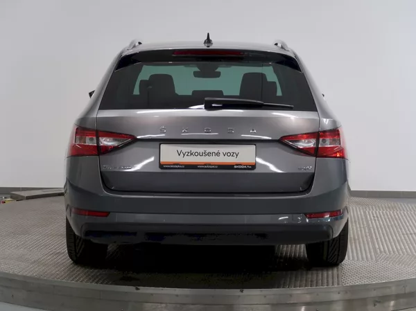 Škoda Superb STYLE 2.0TDI 147KW 4x4 DSG TAŽ - foto 9