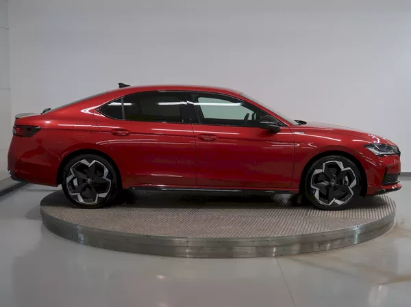 Škoda Superb SPORTLINE 2.0TSI 195KW 4x4 DSG - foto 8