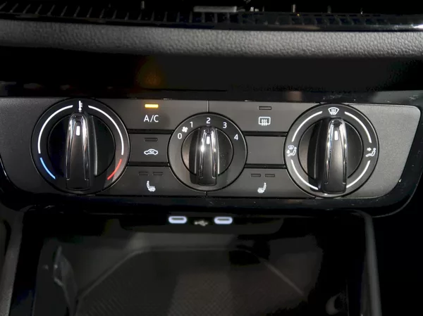 Škoda Fabia SELECTION 1.0 MPI 59KW - foto 29