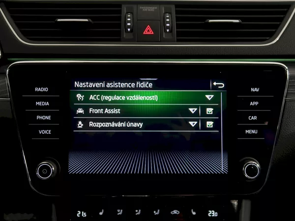 Škoda Superb STYLE 1.5TSI 110KW DSG - foto 30