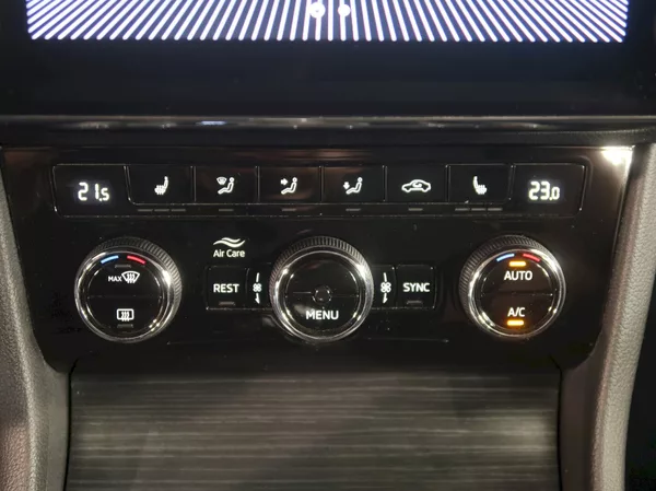 Škoda Superb STYLE 1.5TSI 110KW DSG - foto 32