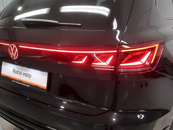 Volkswagen Touareg R-LINE V6 3,0TDI 170 KW 4MOTIO - foto 11
