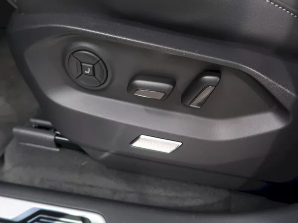 Volkswagen Touareg R-LINE V6 3,0TDI 170 KW 4MOTIO - foto 14