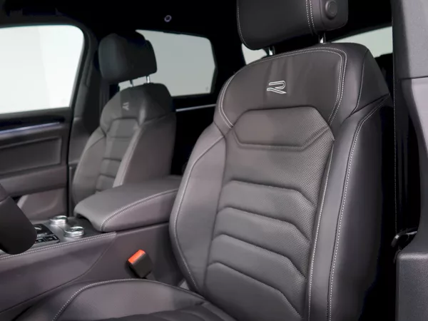 Volkswagen Touareg R-LINE V6 3,0TDI 170 KW 4MOTIO - foto 15