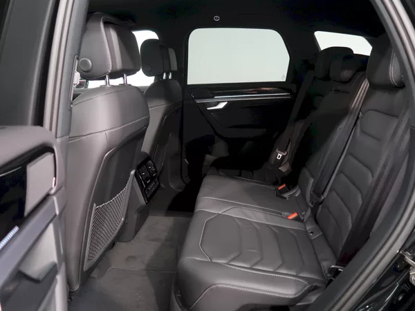 Volkswagen Touareg R-LINE V6 3,0TDI 170 KW 4MOTIO - foto 16