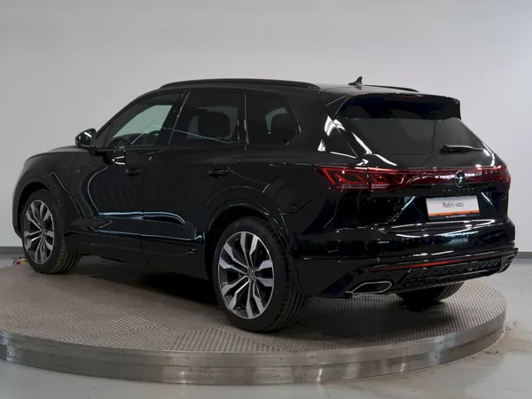 Volkswagen Touareg R-LINE V6 3,0TDI 170 KW 4MOTIO - foto 7