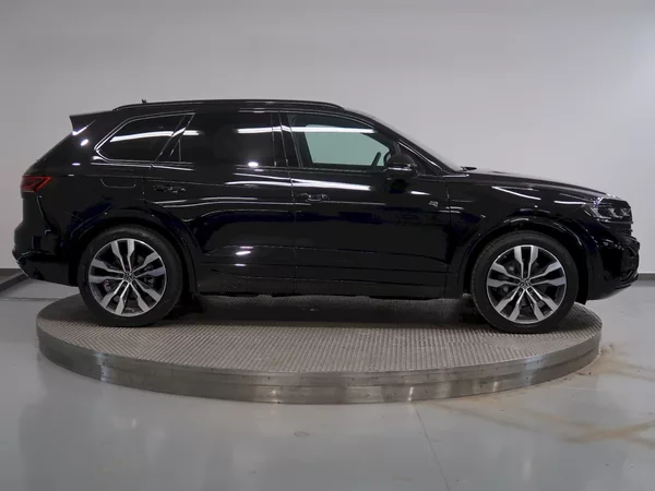 Volkswagen Touareg R-LINE V6 3,0TDI 170 KW 4MOTIO - foto 8