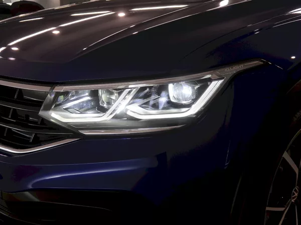 Volkswagen Tiguan R 2.0TSI 235KW DSG 4x4 - foto 10