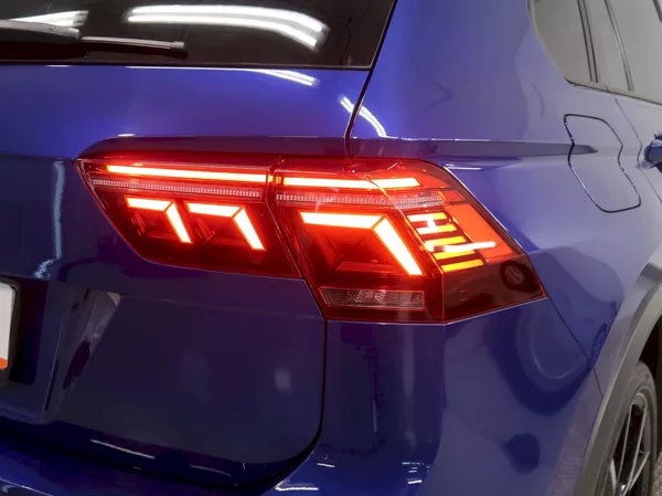 Volkswagen Tiguan R 2.0TSI 235KW DSG 4x4 - foto 11