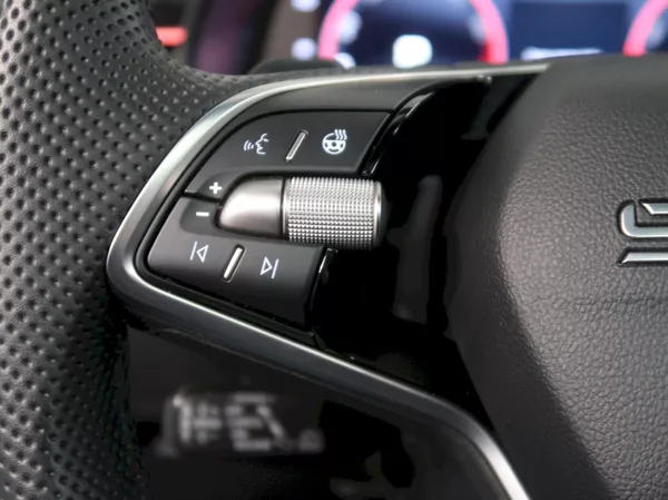 Škoda Kamiq MONTE CARLO 1.5TSI 110KW DSG P - foto 20