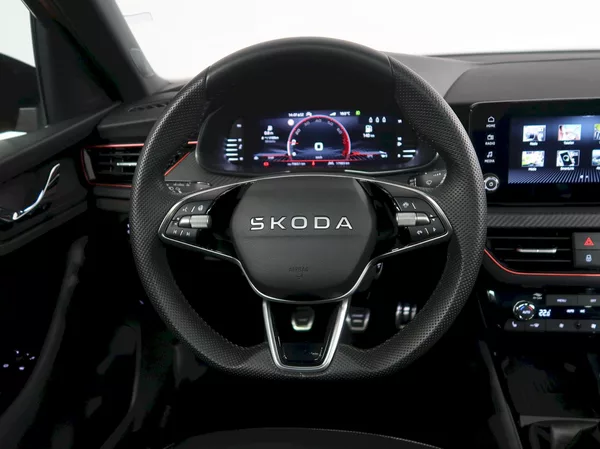 Škoda Kamiq MONTE CARLO 1.0TSI 85KW PANORA - foto 17