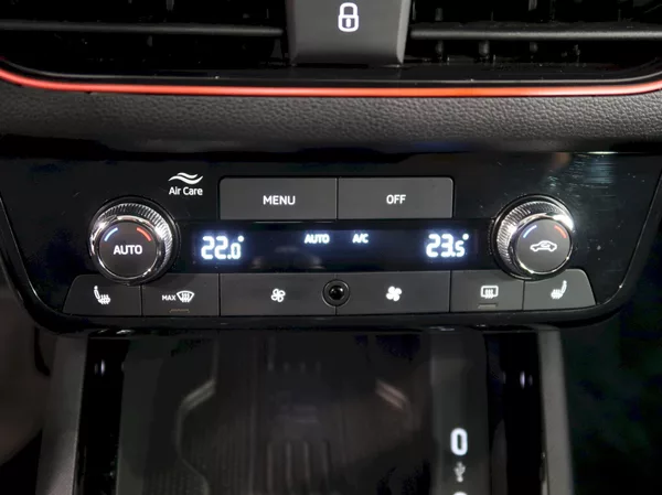 Škoda Kamiq MONTE CARLO 1.0TSI 85KW PANORA - foto 31
