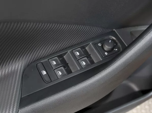 Škoda Kamiq MONTE CARLO 1.0TSI 85KW PANORA - foto 37