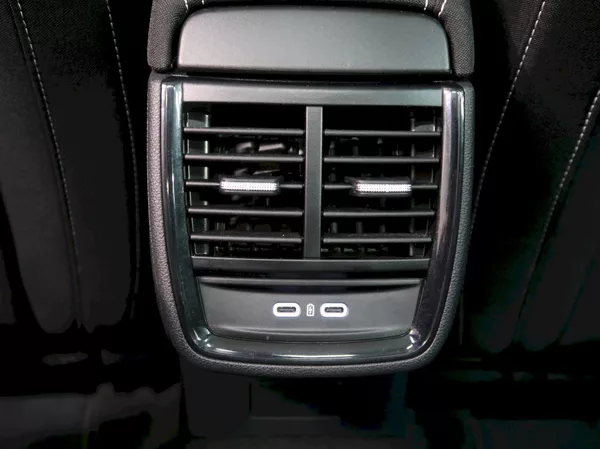 Škoda Kamiq MONTE CARLO 1.0TSI 85KW PANORA - foto 38