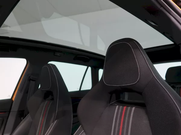 Škoda Kamiq MONTE CARLO 1.5TSI 110KW DSG P - foto 15