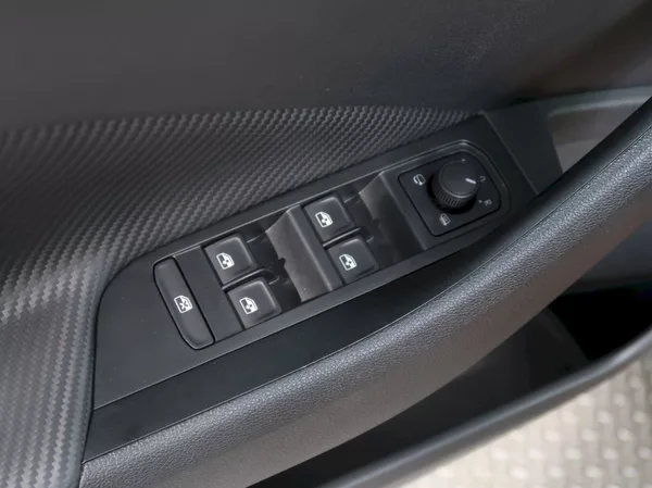 Škoda Kamiq MONTE CARLO 1.5TSI 110KW DSG P - foto 36