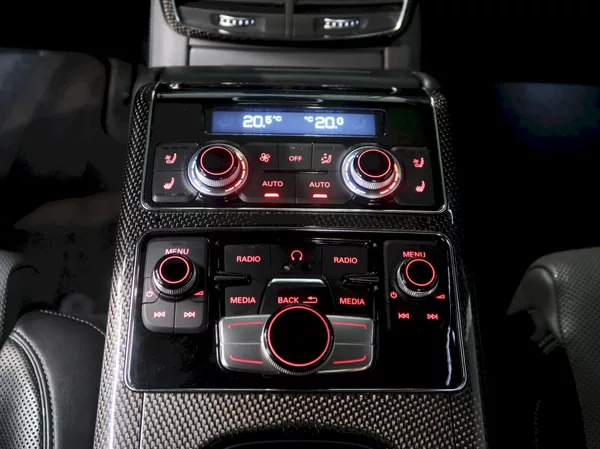 Audi S8 4.0TFSI 382KW QUATTRO EXCLUSIV - foto 23
