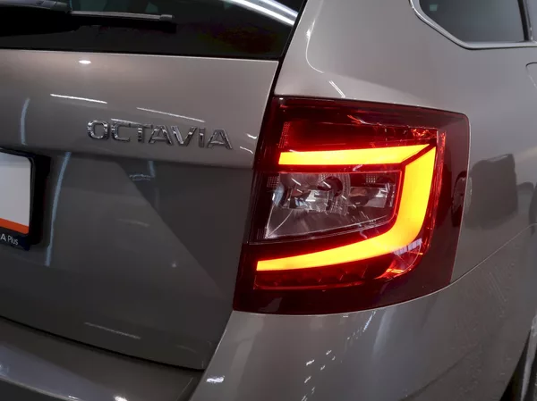 Škoda Octavia STYLE 1.5TSI 110KW DSG DCC NAV - foto 11