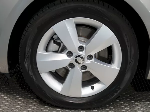 Škoda Octavia STYLE 1.5TSI 110KW DSG DCC NAV - foto 12