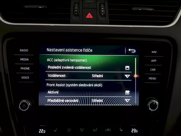 Škoda Octavia STYLE 1.5TSI 110KW DSG DCC NAV - foto 24