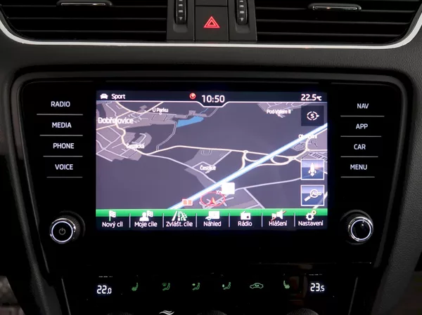 Škoda Octavia STYLE 1.5TSI 110KW DSG DCC NAV - foto 27