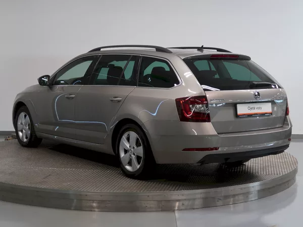 Škoda Octavia STYLE 1.5TSI 110KW DSG DCC NAV - foto 7