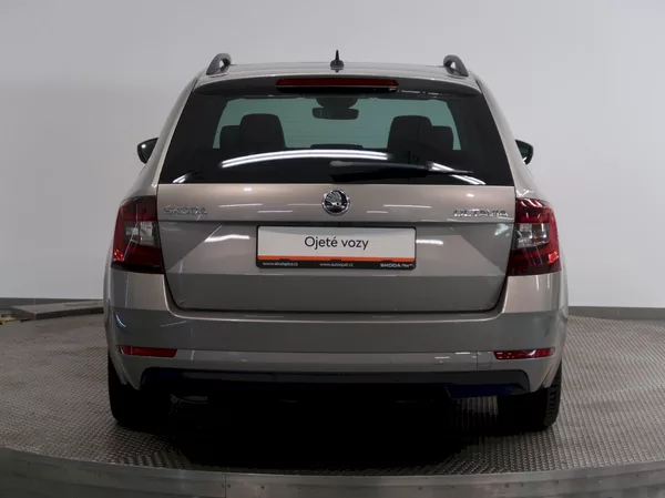 Škoda Octavia STYLE 1.5TSI 110KW DSG DCC NAV - foto 9