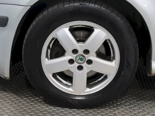 Škoda Octavia ELEGANCE 1.9TDI 81KW - foto 12