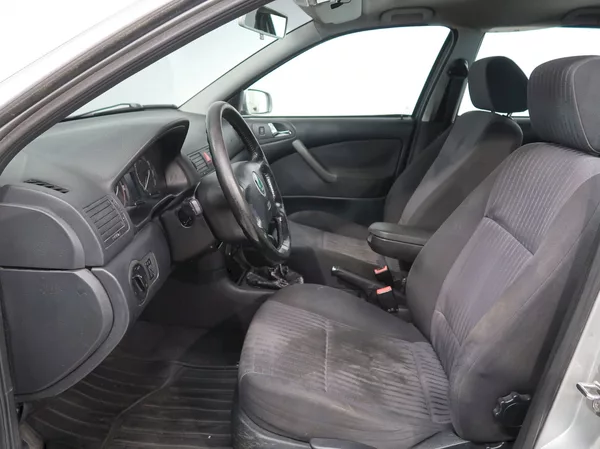 Škoda Octavia ELEGANCE 1.9TDI 81KW - foto 13