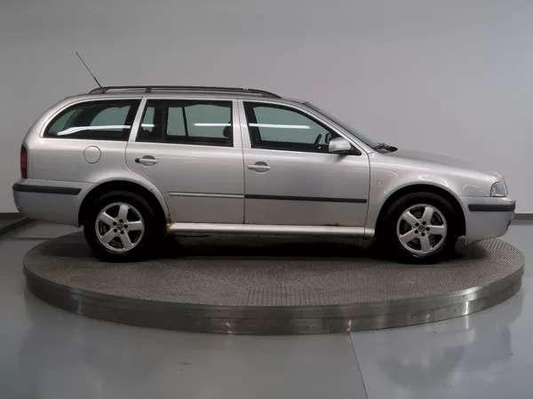 Škoda Octavia ELEGANCE 1.9TDI 81KW - foto 8