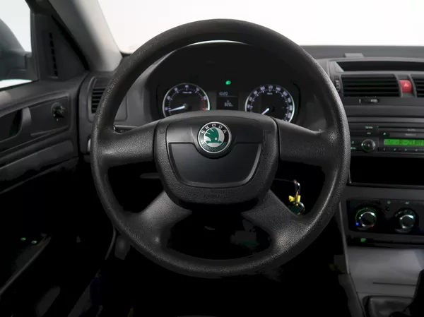 Škoda Octavia TOUR 1.6MPI 75KW - foto 16