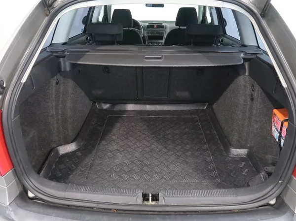 Škoda Octavia TOUR 1.6MPI 75KW - foto 24