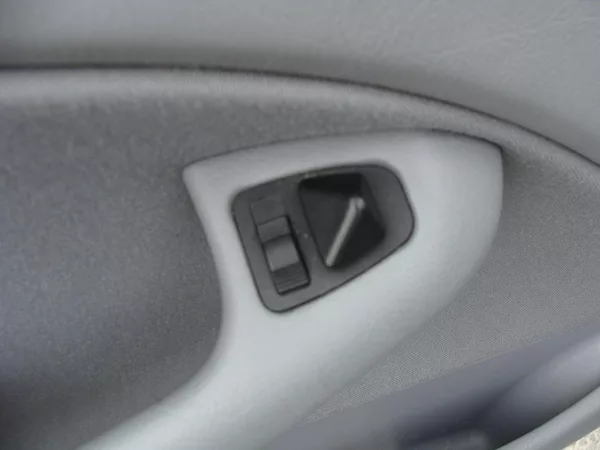 BMW Řada 3 318i, bez koroze - foto 11