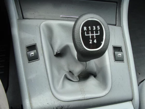 BMW Řada 3 318i, bez koroze - foto 15