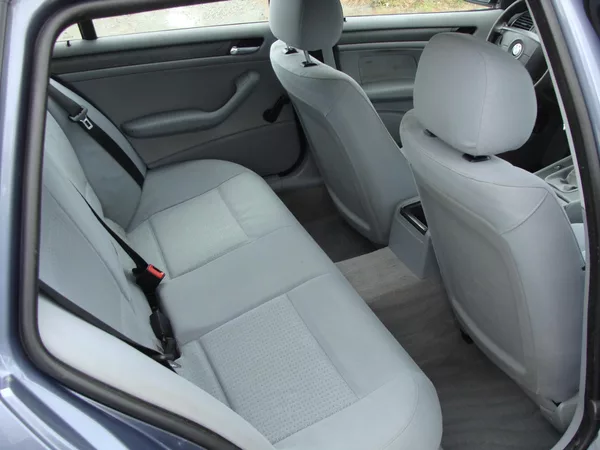 BMW Řada 3 318i, bez koroze - foto 18