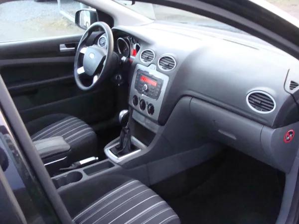 Ford Focus 1.6i, velmi zachovalý - foto 18