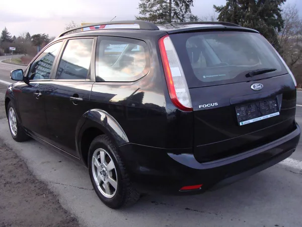 Ford Focus 1.6i, velmi zachovalý - foto 4