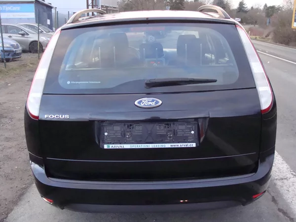 Ford Focus 1.6i, velmi zachovalý - foto 5
