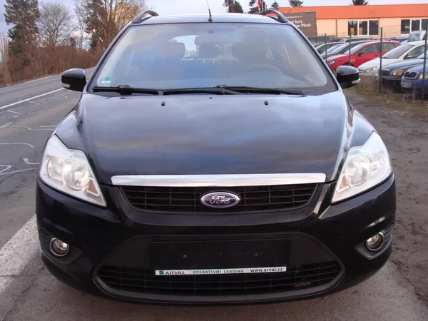 Ford Focus 1.6i, velmi zachovalý - foto 9