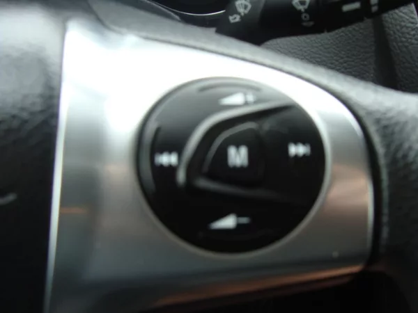 Ford Focus 1.0i, EcoBoost, 74 kW, klima - foto 19
