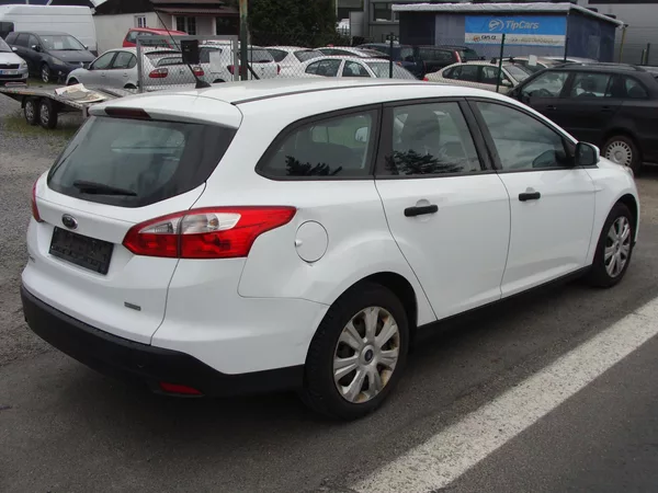 Ford Focus 1.0i, EcoBoost, 74 kW, klima - foto 5