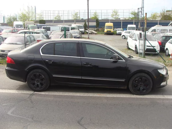 Škoda Superb 2.0 TDi, 125 kW, tažné, klima - foto 7