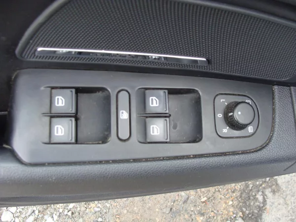 Škoda Superb 2.0 TDi, 125 kW, 4X4, klima - foto 14