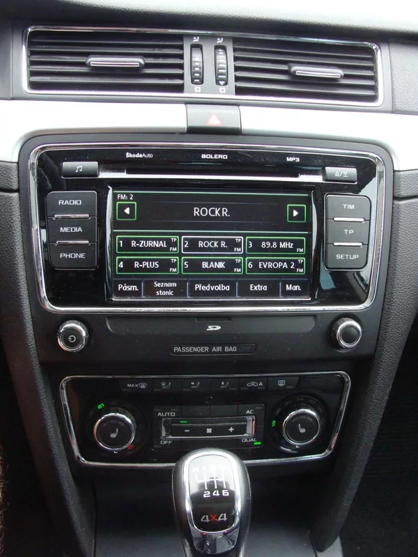 Škoda Superb 2.0 TDi, 125 kW, 4X4, klima - foto 19