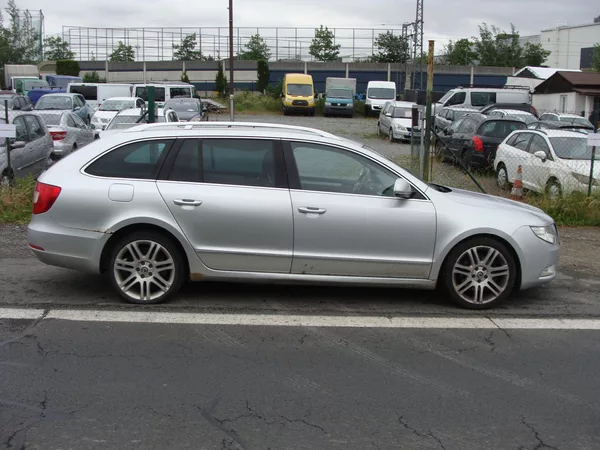 Škoda Superb 2.0 TDi, 125 kW, 4X4, klima - foto 6